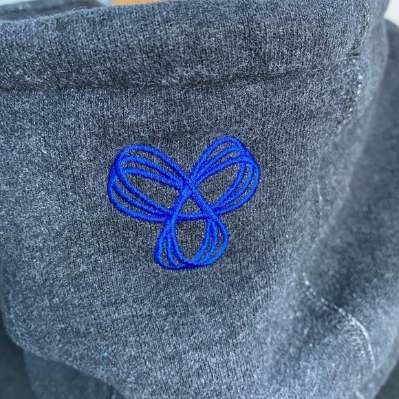 TNA Sportswear Women's Gray Pullover Logo Hoodie Size Small - Picture 7 of 13